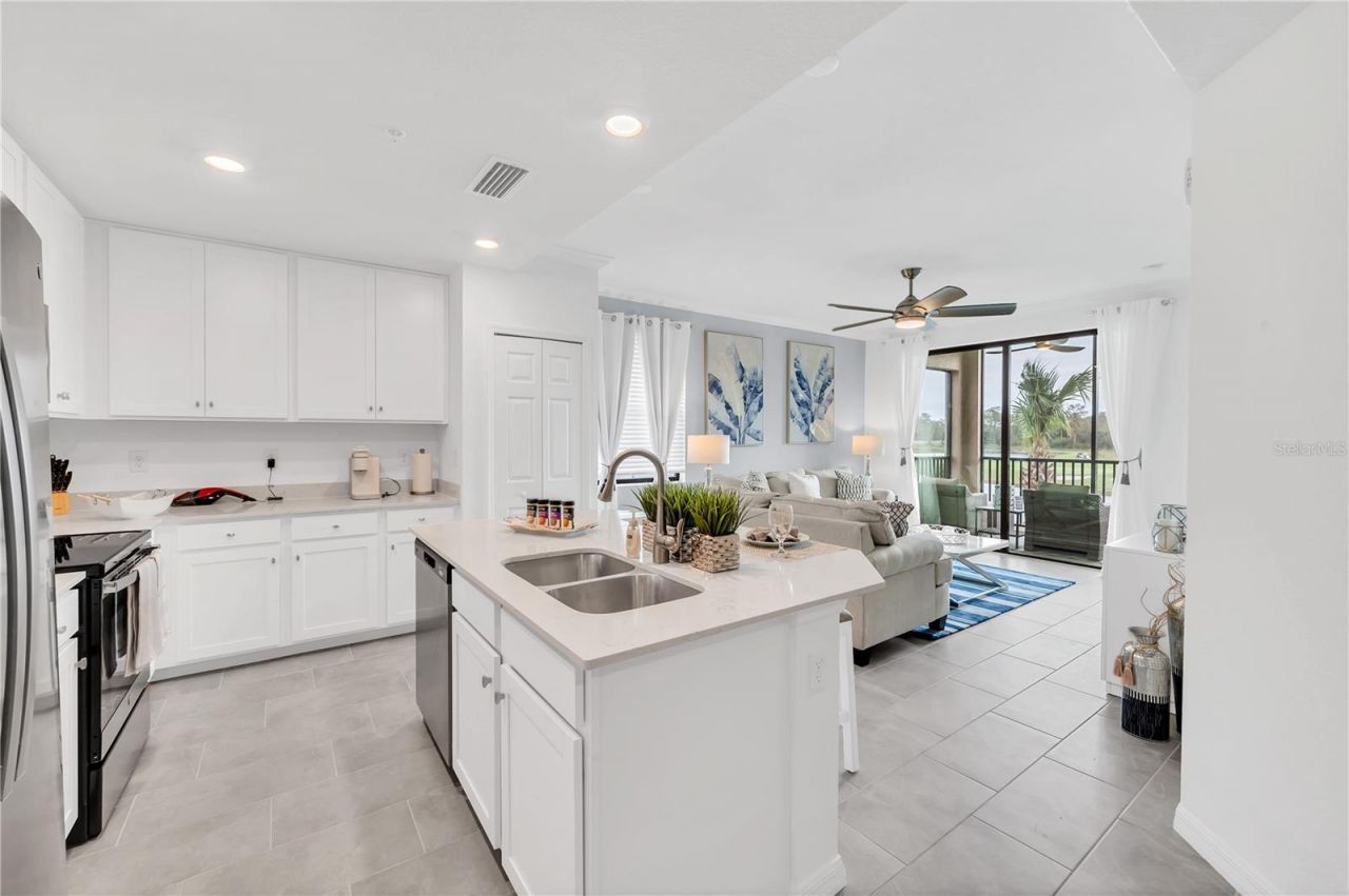 18114 Gawthrop Drive , Unit 201, Lakewood Ranch, FL 34211 Photo