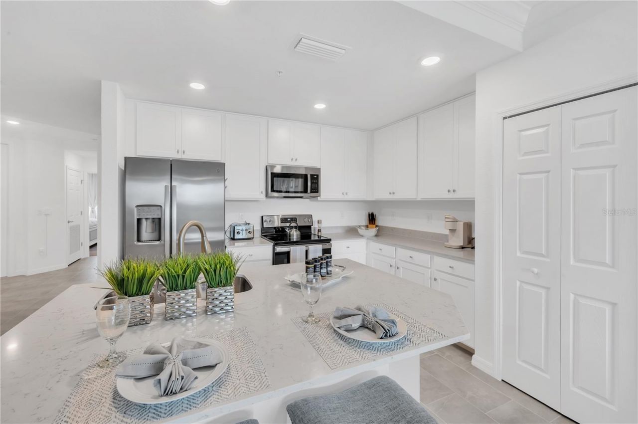 18114 Gawthrop Drive , Unit 201, Lakewood Ranch, FL 34211 Photo
