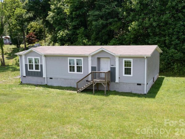 1060 Pickens Highway, Rosman, NC 28772