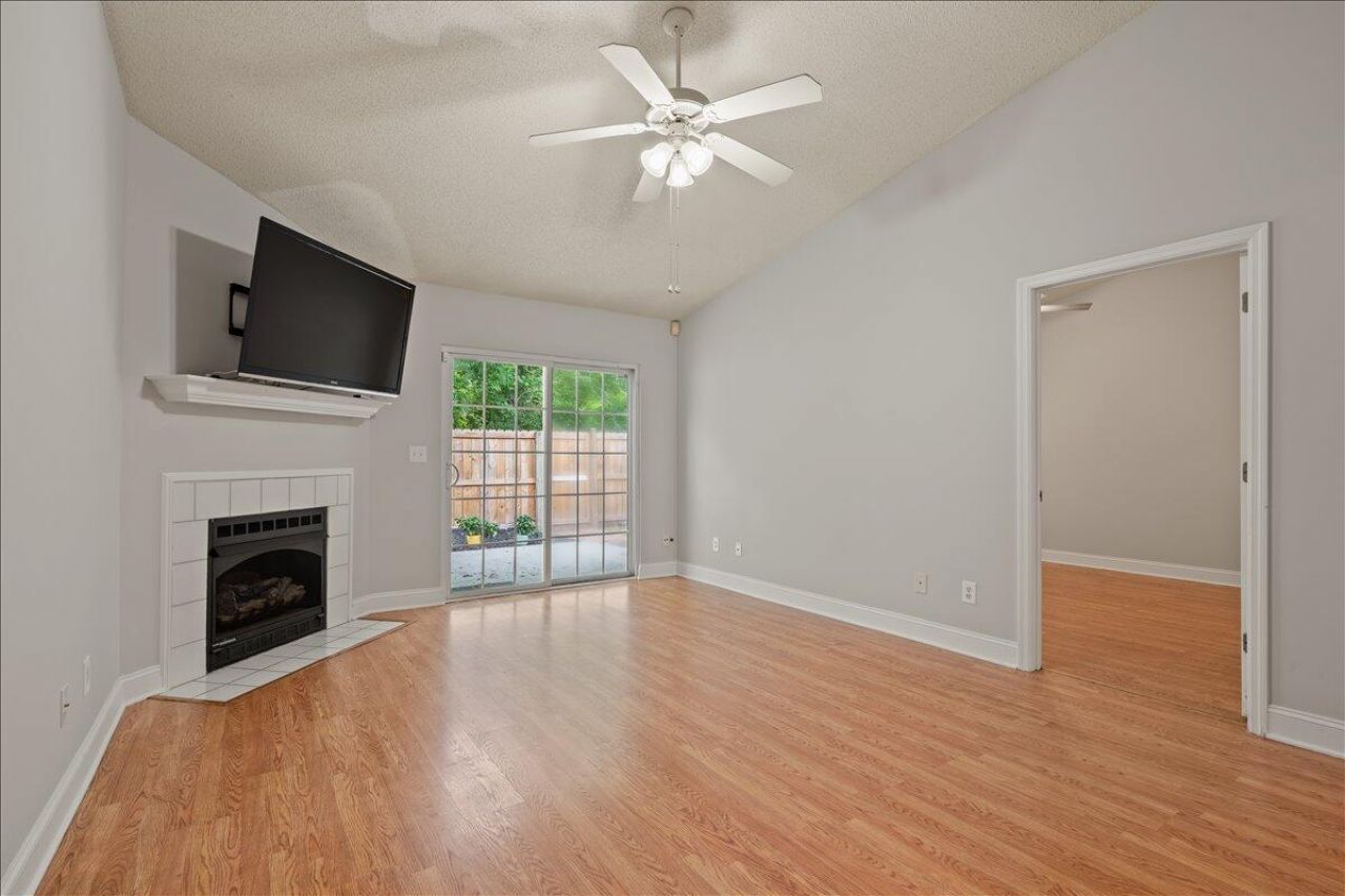 1373 Pinnacle Lane Photo 10