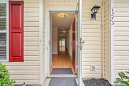 1373 Pinnacle Lane photo 4