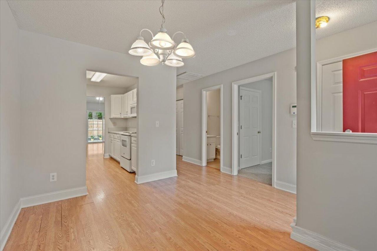 1373 Pinnacle Lane Photo 7