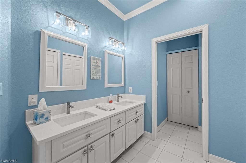 2315 Cherimoya Ln, Saint James City, FL 33956 Photo