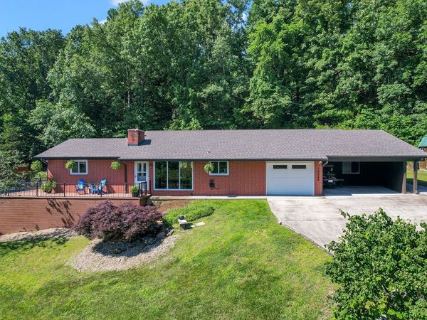 19045 Pinecrest Lane, Rogers, AR 72756