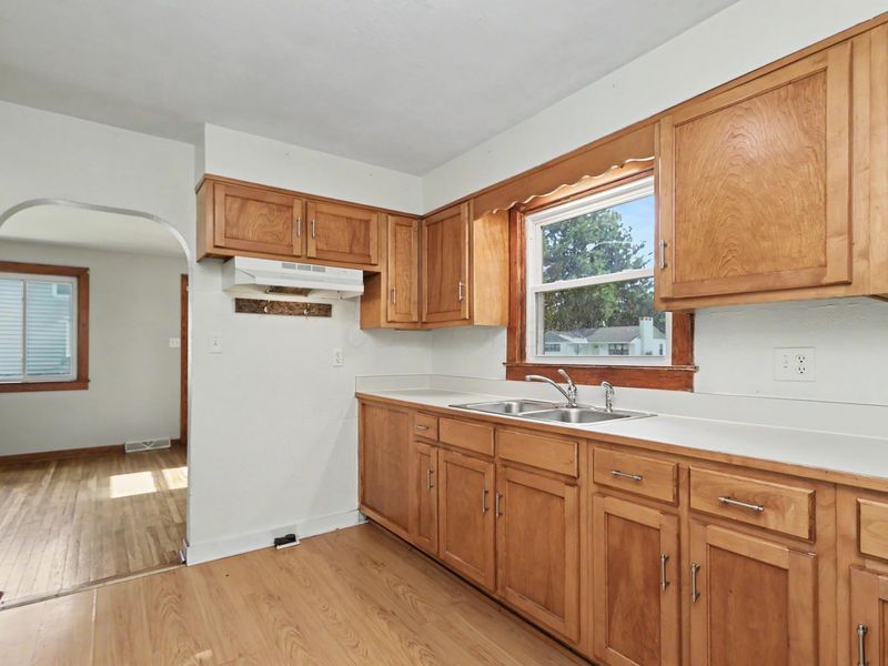 1103 Rogers Street , Bucyrus, OH 44820 Photo 6