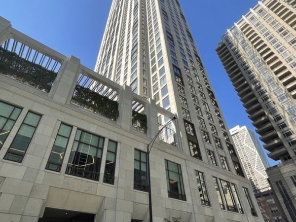 514 N Peshtigo Court , Unit 1701, Chicago, IL 60611
