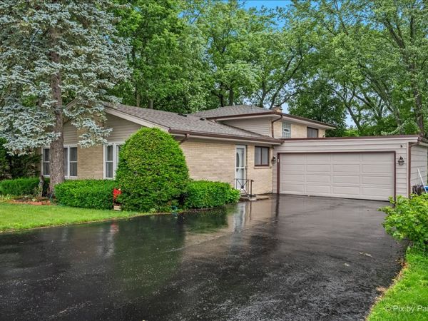 2530 Old Glenview Road , Wilmette, IL 60091
