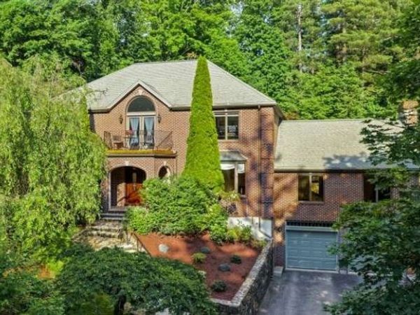 55 Meriam Street, Lexington, MA 02420