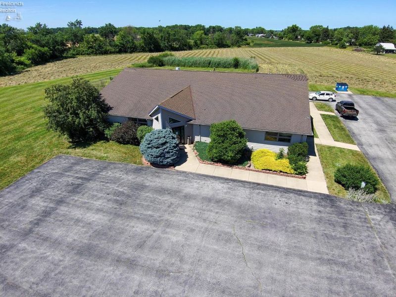 1800 W McPherson Highway, Clyde, OH 43410 Photo 4