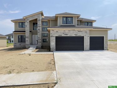 5407 N 213th Street, Elkhorn, NE 68022