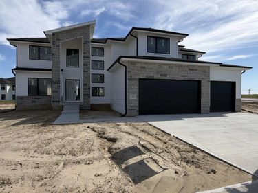 5407 N 213th Street, Elkhorn, NE 68022