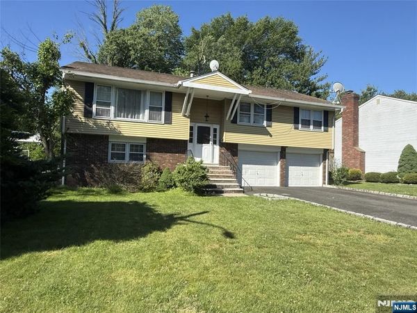 304 Loren Court, NORTHVALE, NJ 07647