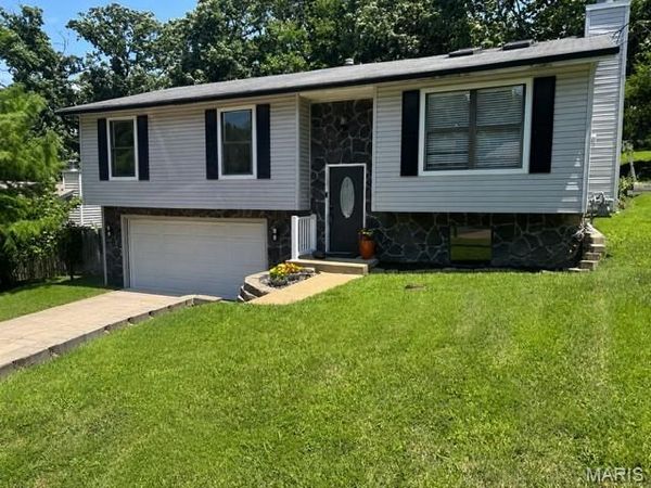 2246 Louie Drive, Arnold, MO 63010