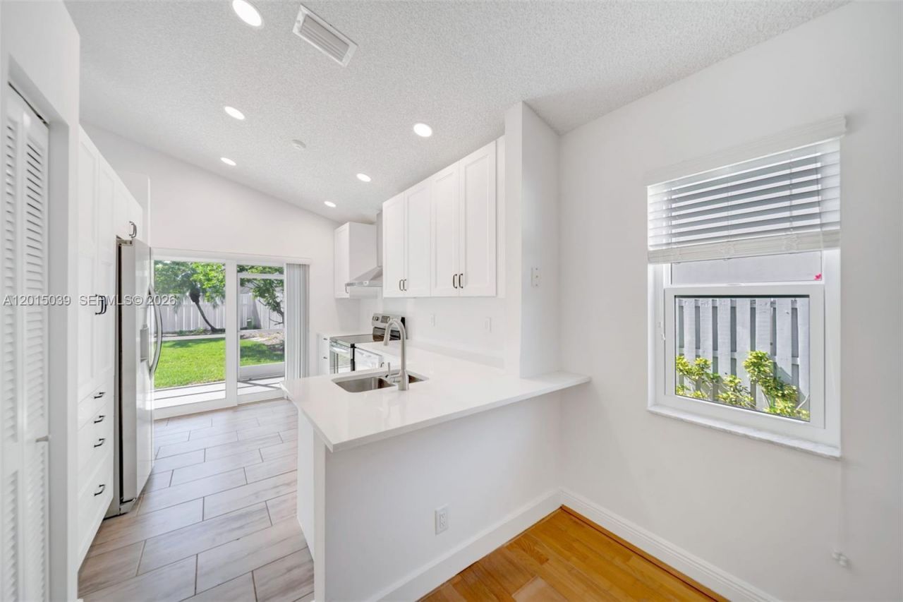 941 Briar Ridge Rd , Weston, FL 33327 Photo