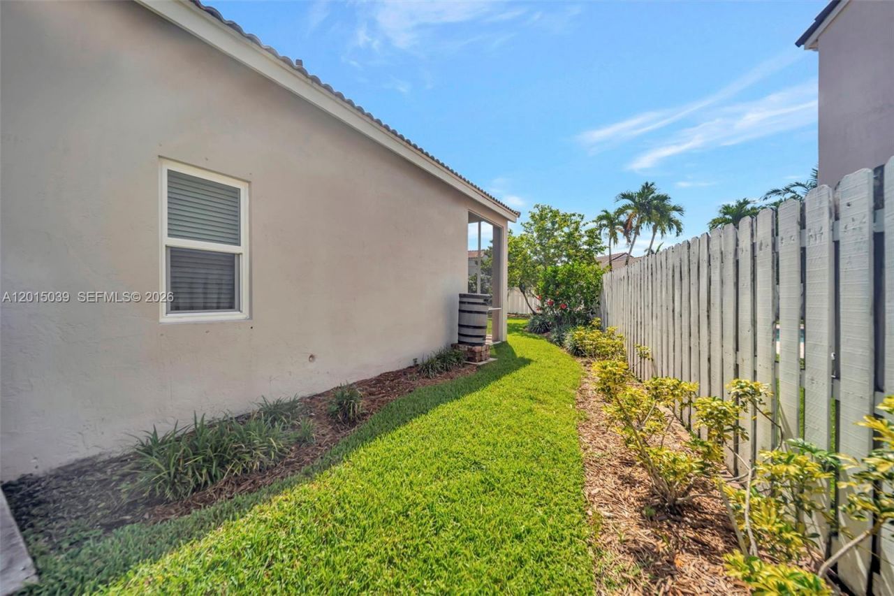 941 Briar Ridge Rd , Weston, FL 33327 Photo
