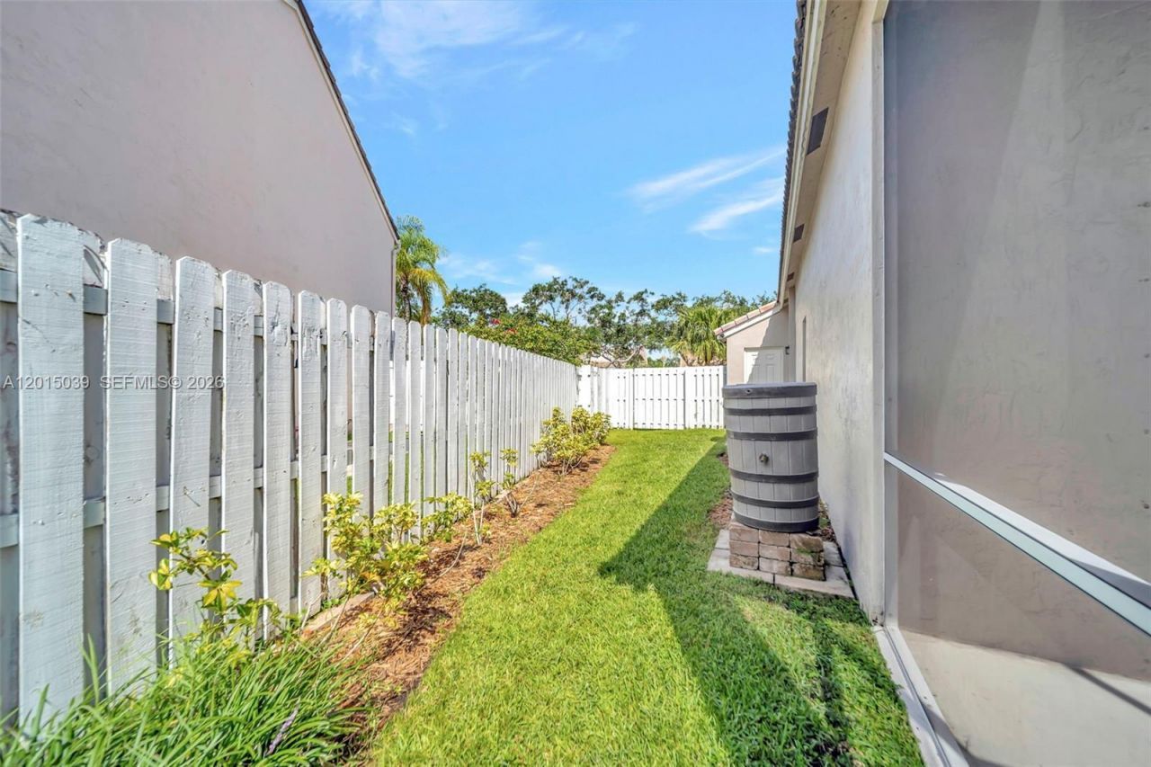 941 Briar Ridge Rd , Weston, FL 33327 Photo