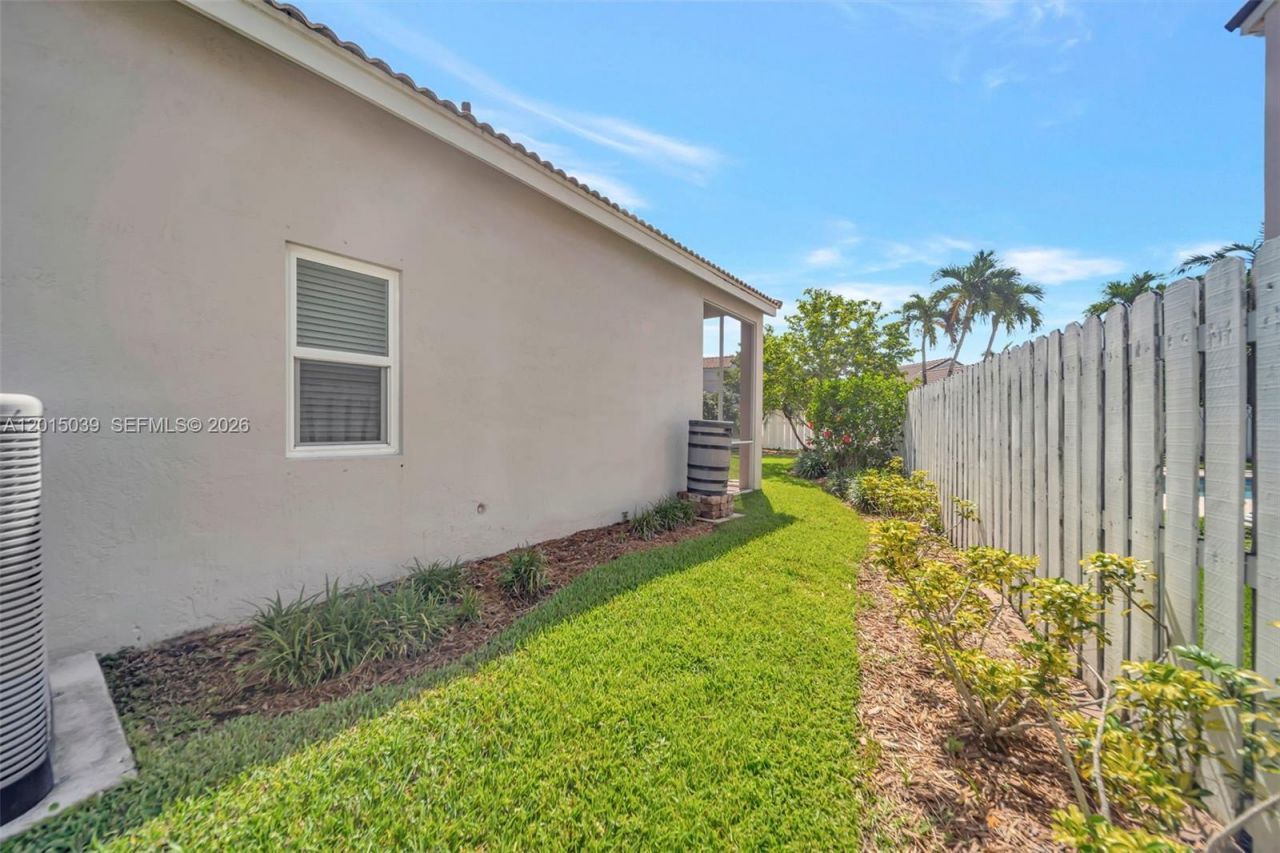 941 Briar Ridge Rd , Weston, FL 33327 Photo