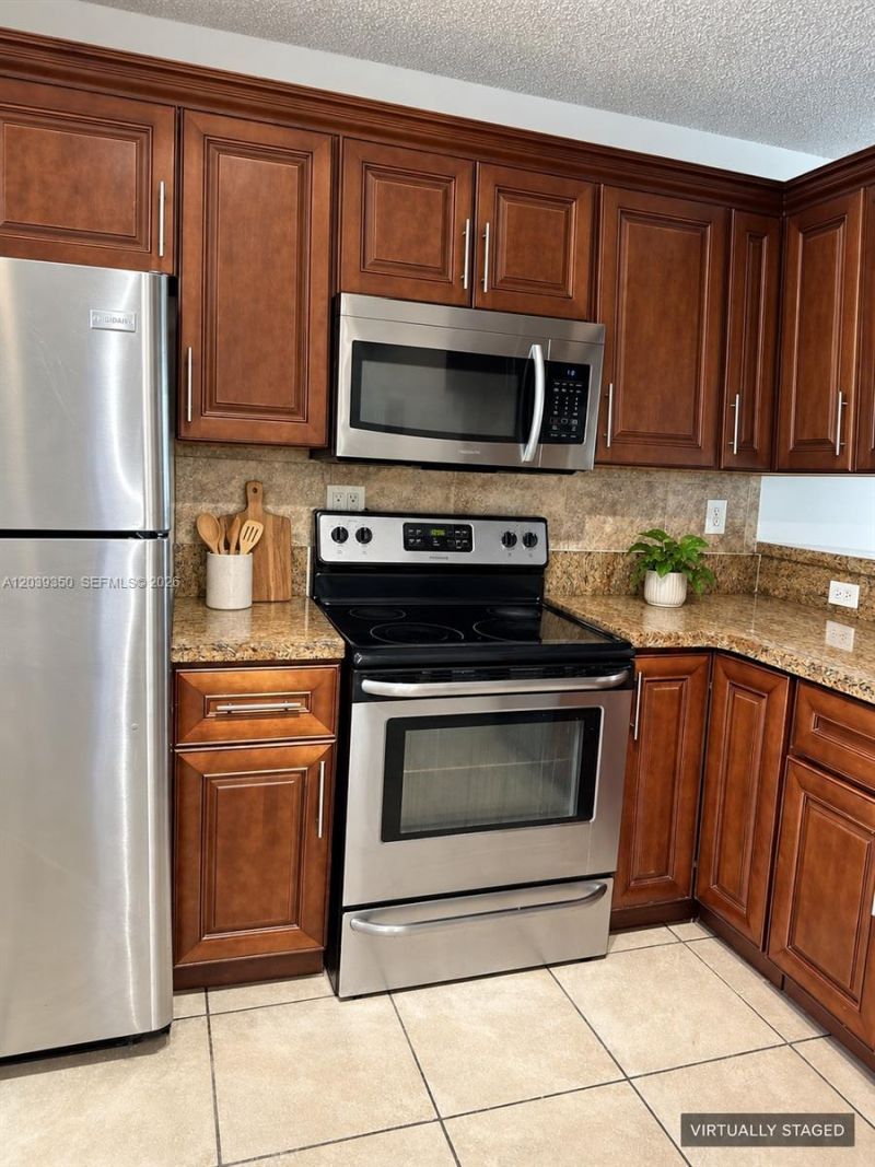 9953 NW Nob Hill Pl, Unit 9953, Sunrise, FL 33351 Photo