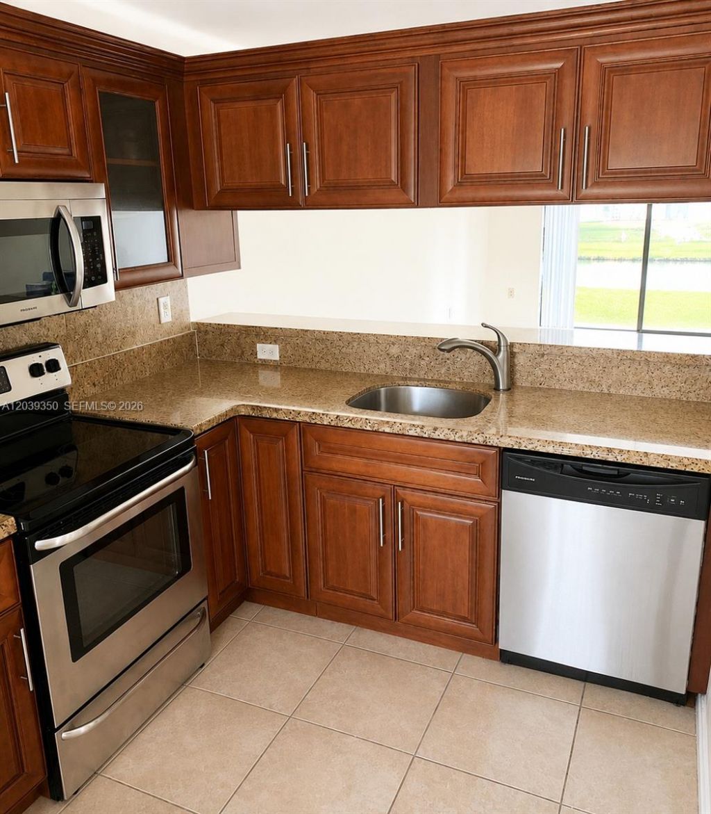 9953 NW Nob Hill Pl, Unit 9953, Sunrise, FL 33351 Photo