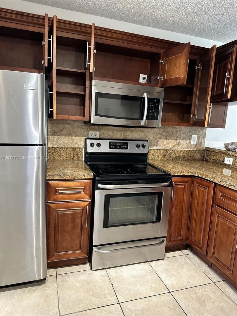 9953 NW Nob Hill Pl, Unit 9953, Sunrise, FL 33351 Photo