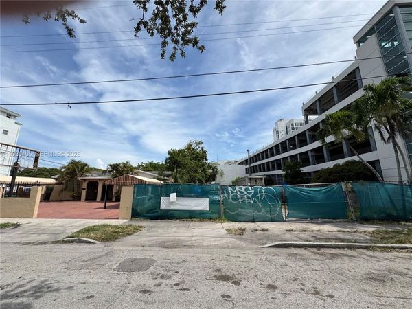 2534 SW 6th St, Miami, FL 33135