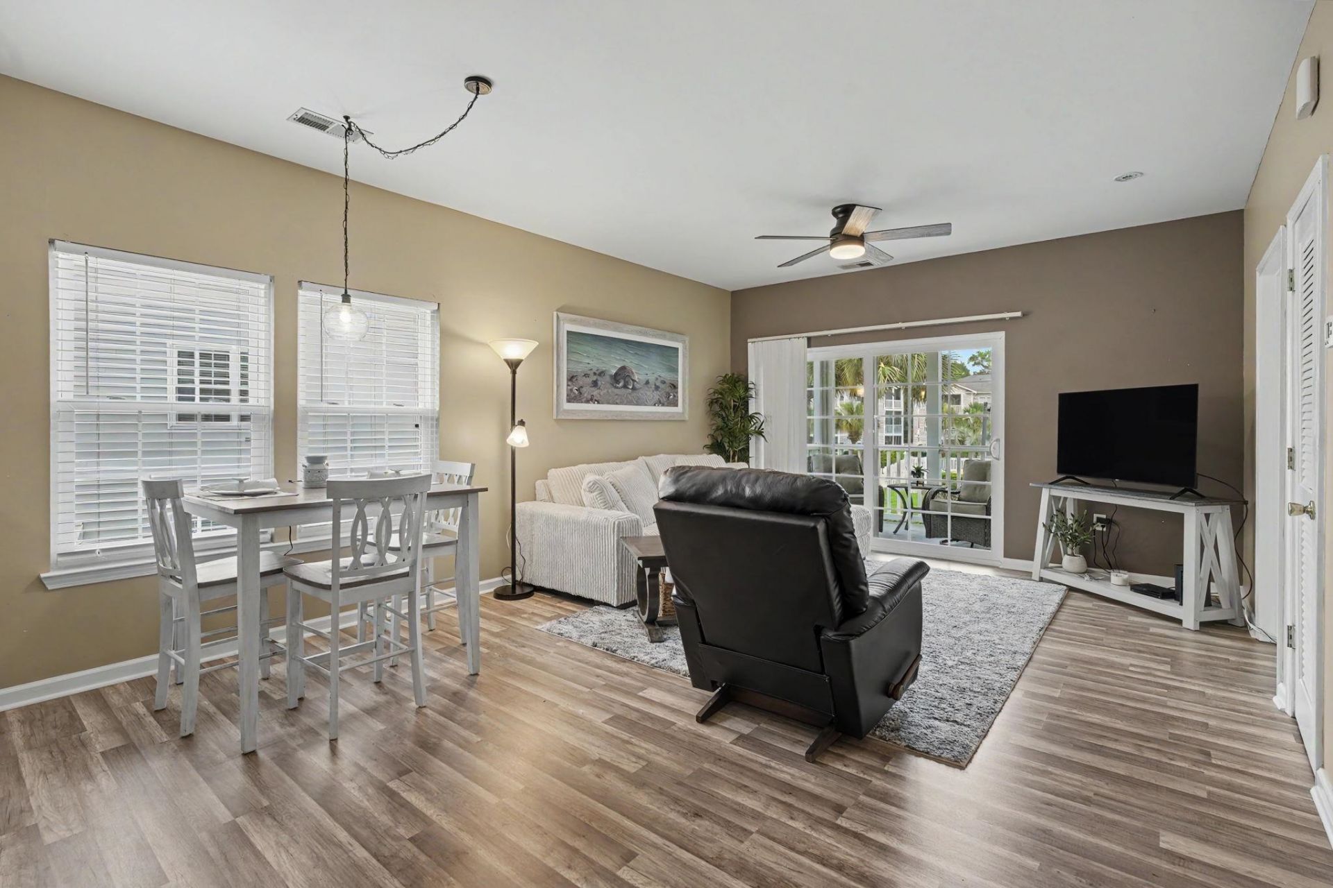 2478 Coastline Ct. Photo 8