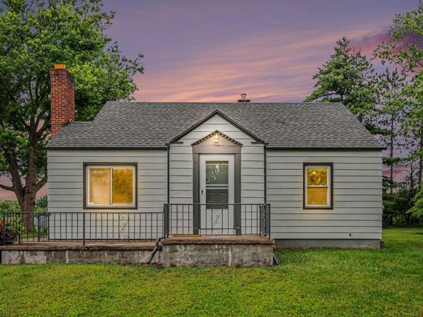 2215 Coolidge Street, Lansing, MI 48906