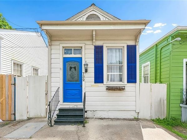 732 PLEASANT Street , New Orleans, LA 70115