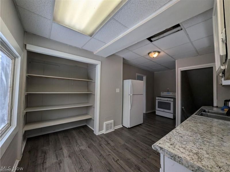 3947 W 22nd Street, Cleveland, OH 44109 Photo 18