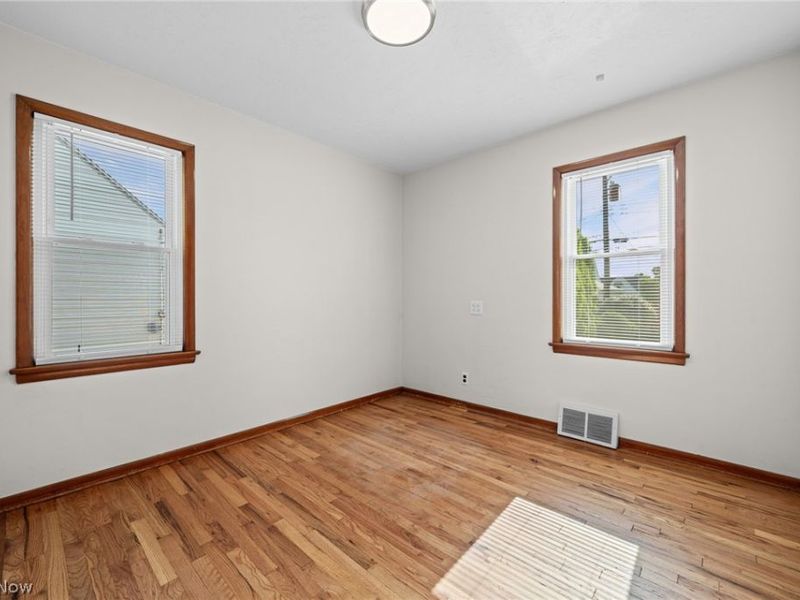 4757 Summer Lane, Brooklyn, OH 44144 Photo 8