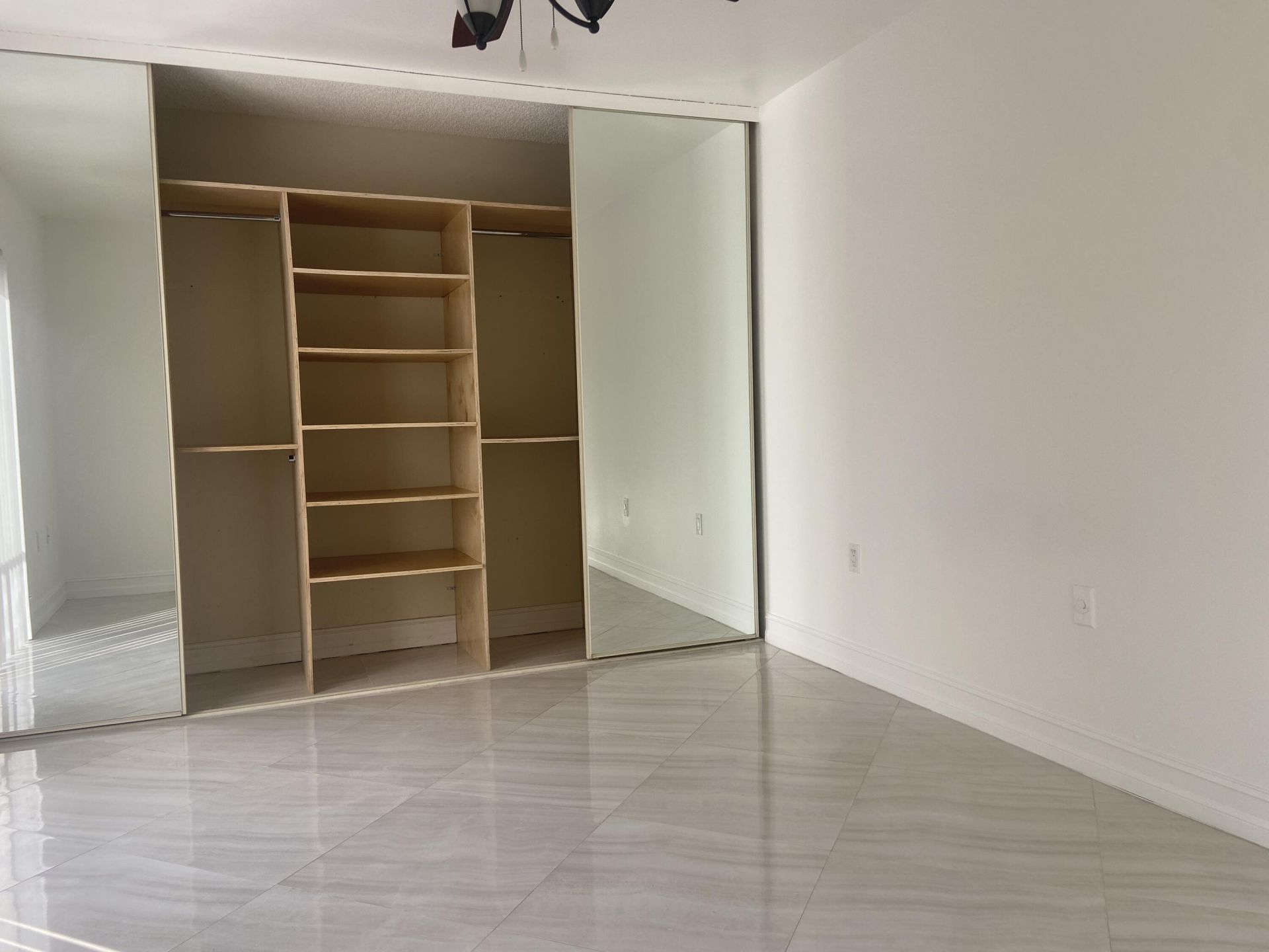 910 9th Way, West Palm Beach, FL 33407 Photo