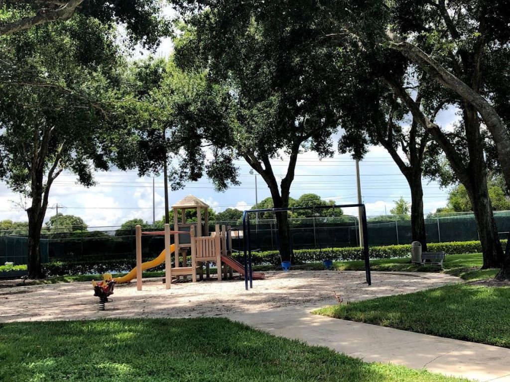 910 9th Way, West Palm Beach, FL 33407 Photo