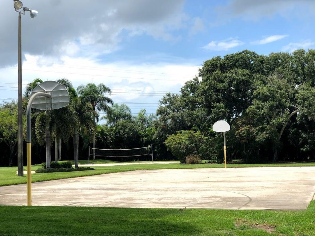 910 9th Way, West Palm Beach, FL 33407 Photo