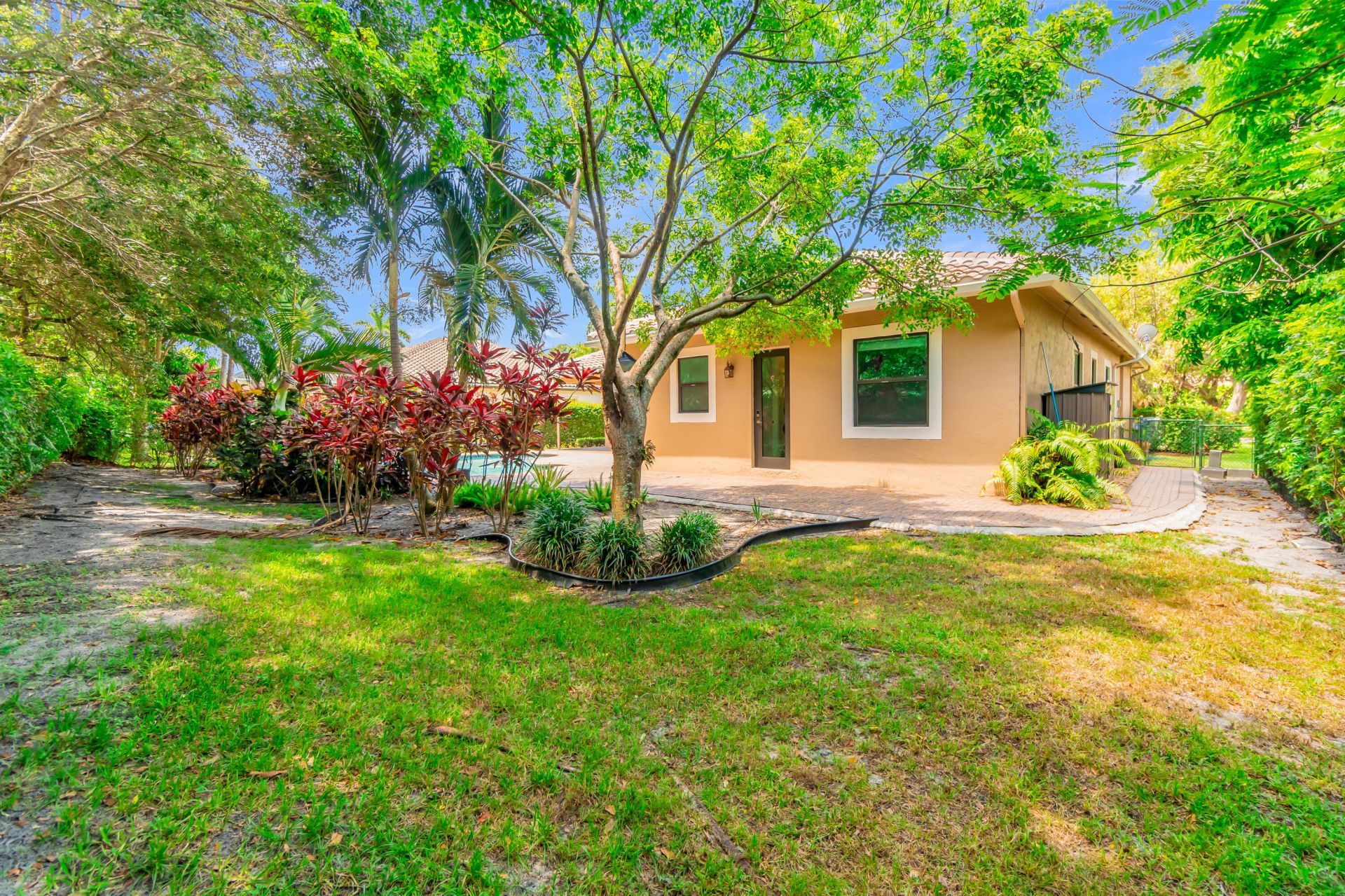5718 NW 50th Drive, Coral Springs, FL 33067 Photo