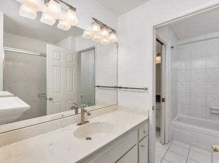 709 Woodside Ln E #2, Unit 2, Sacramento, CA 95825 Photo