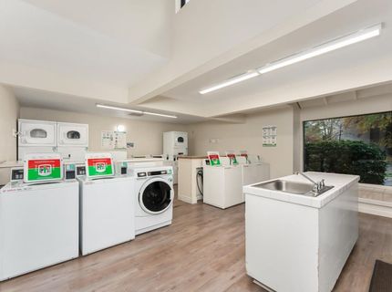 709 Woodside Ln E #2, Unit 2, Sacramento, CA 95825 Photo