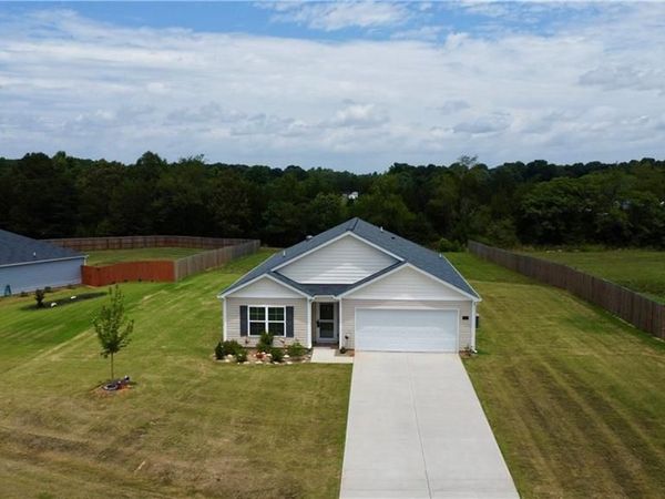 202 Alamos Avenue, Lexington, NC 27295