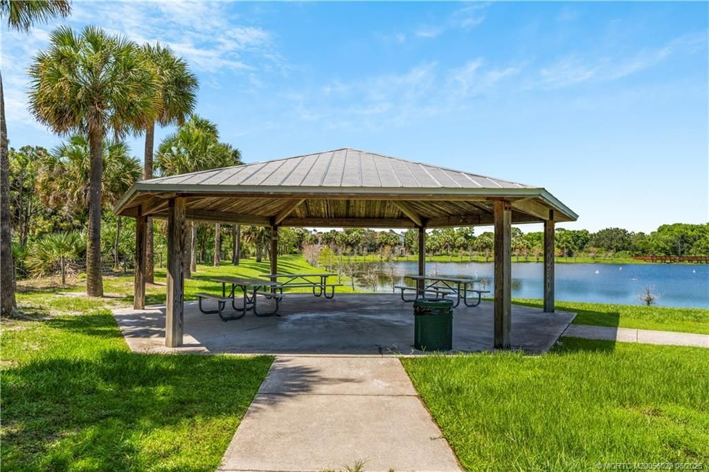 325 SE Halifax Lane , Stuart, FL 34994 Photo