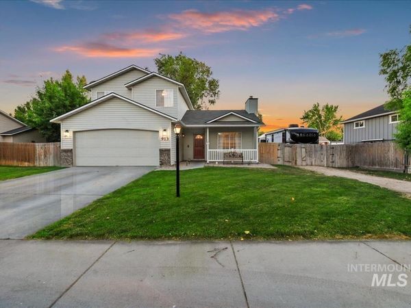 913 S Lily Court, Nampa, ID 83686