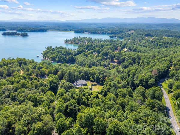 6125 Holiday Shores Avenue, Nebo, NC 28761