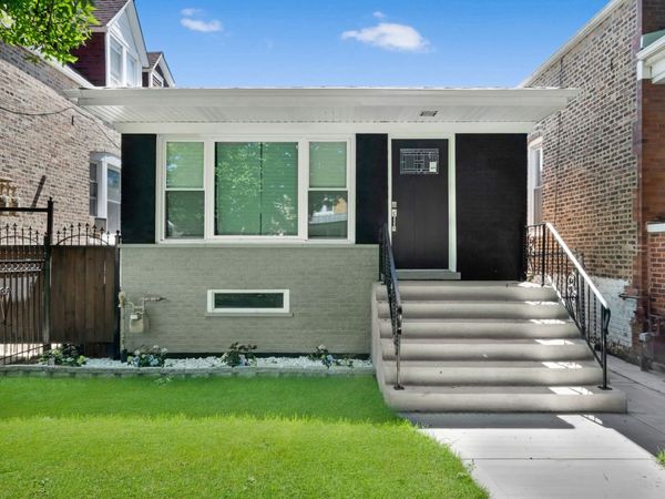 4331 S Campbell Avenue, Chicago, IL 60632