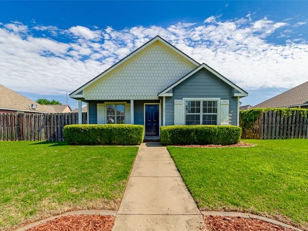 3814 Ridgepointe Avenue , Bentonville, AR 72712