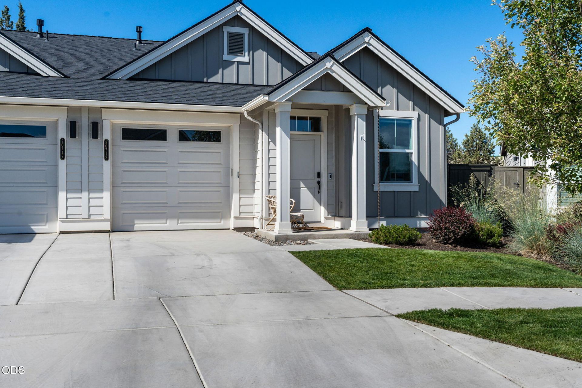 20713 SE Iron Horse Lane, Bend, OR 97702 Main Photo