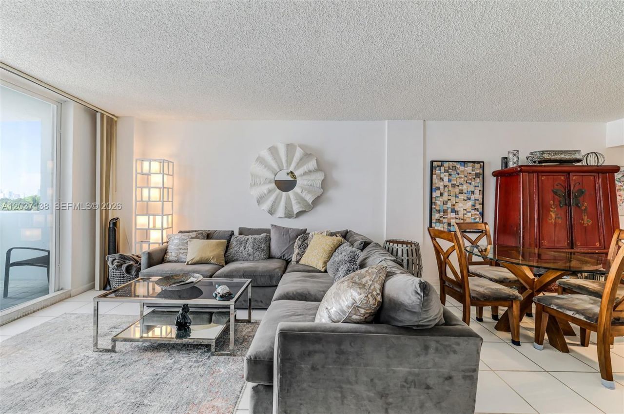 5001 Collins Ave, Unit 6E, Miami Beach, FL 33140 Photo