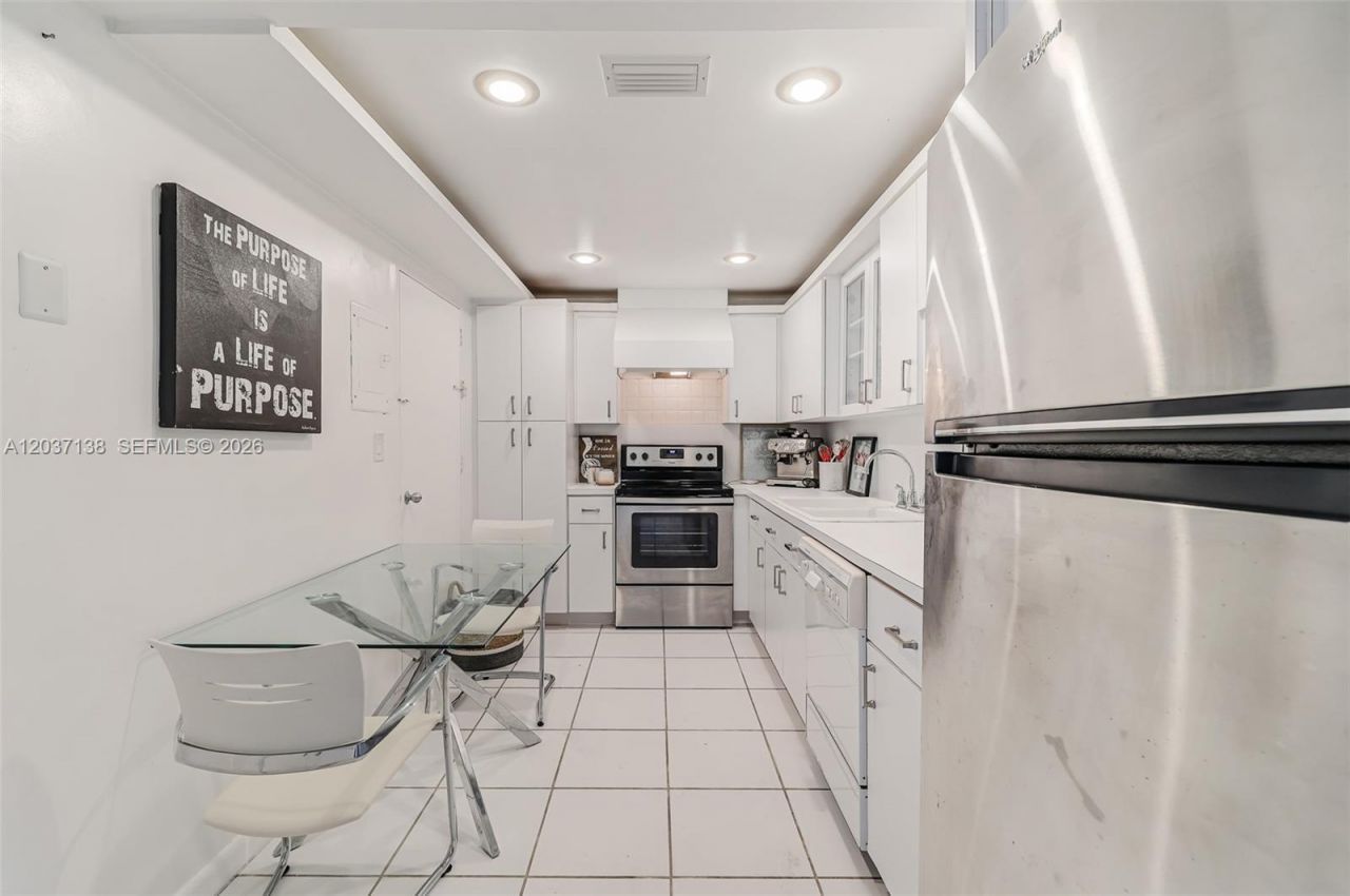 5001 Collins Ave, Unit 6E, Miami Beach, FL 33140 Photo