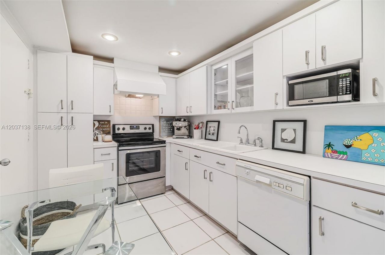 5001 Collins Ave, Unit 6E, Miami Beach, FL 33140 Photo