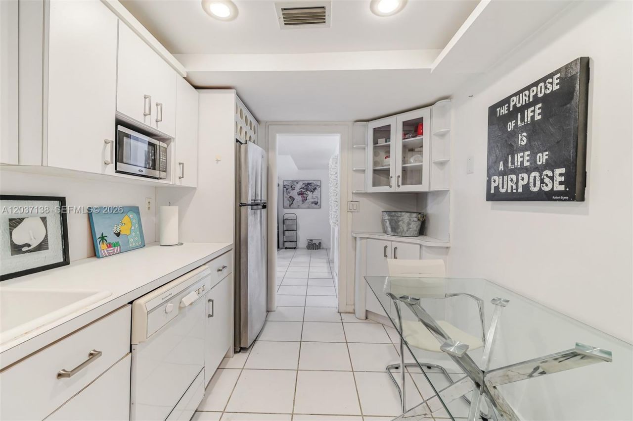 5001 Collins Ave, Unit 6E, Miami Beach, FL 33140 Photo