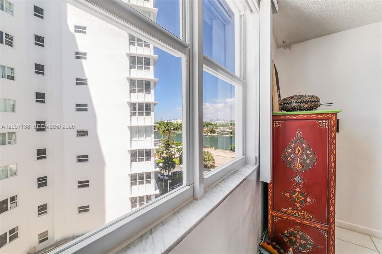 5001 Collins Ave, Unit 6E, Miami Beach, FL 33140 Photo