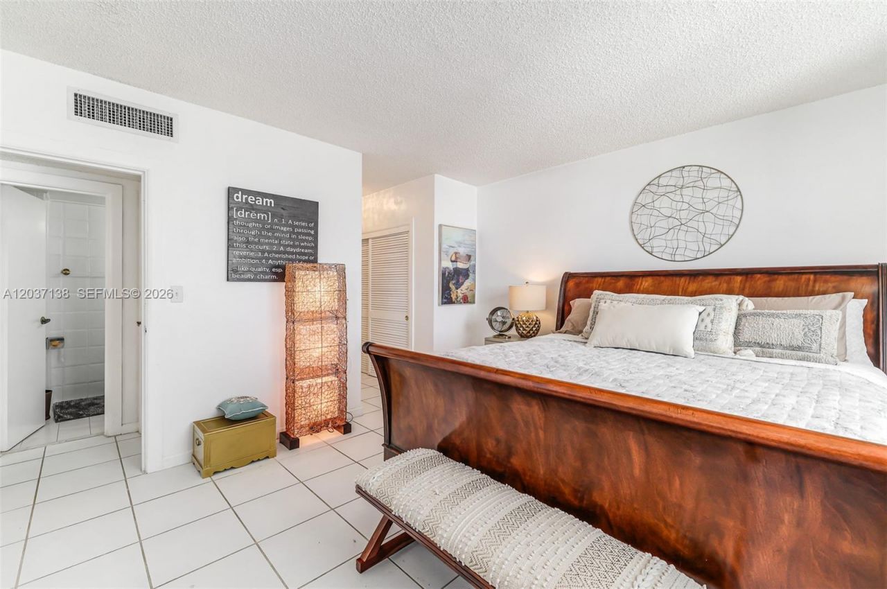 5001 Collins Ave, Unit 6E, Miami Beach, FL 33140 Photo