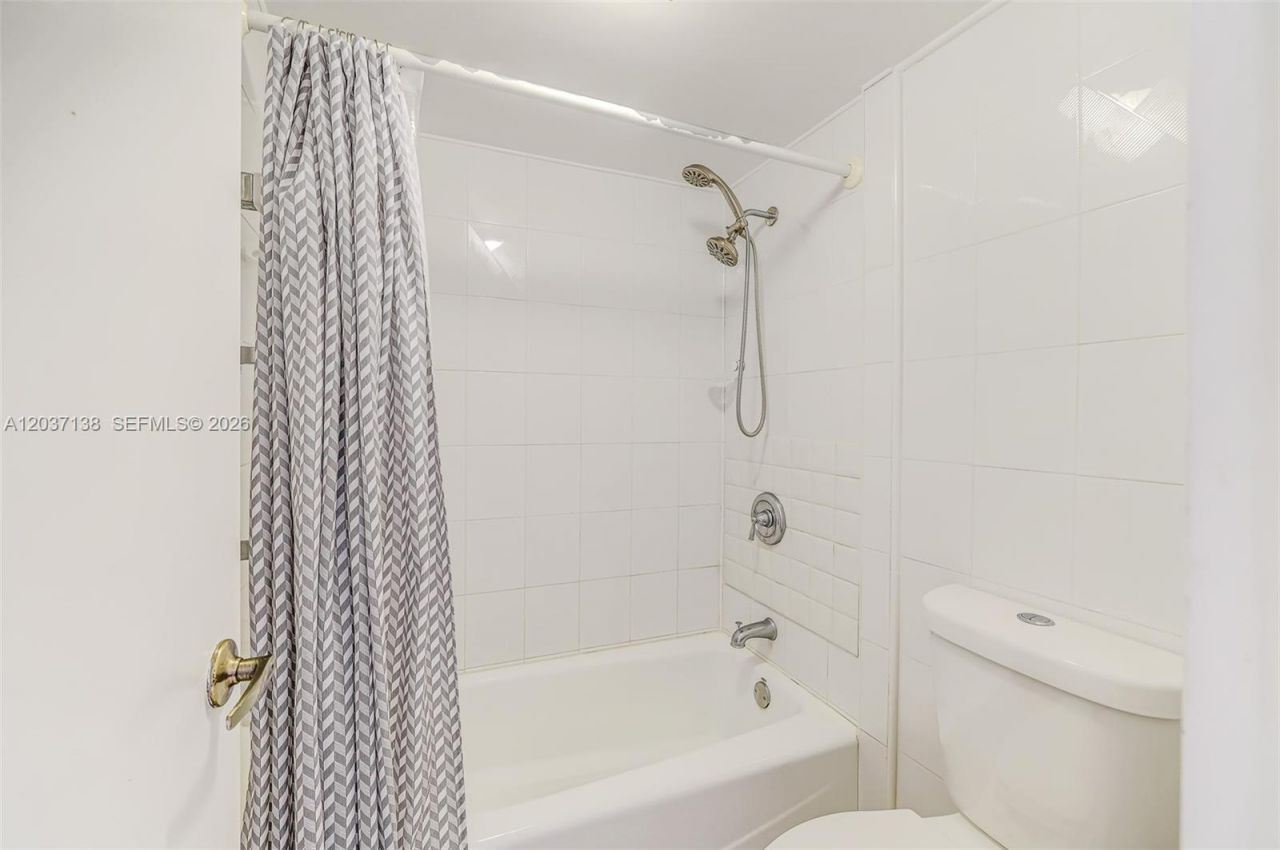 5001 Collins Ave, Unit 6E, Miami Beach, FL 33140 Photo